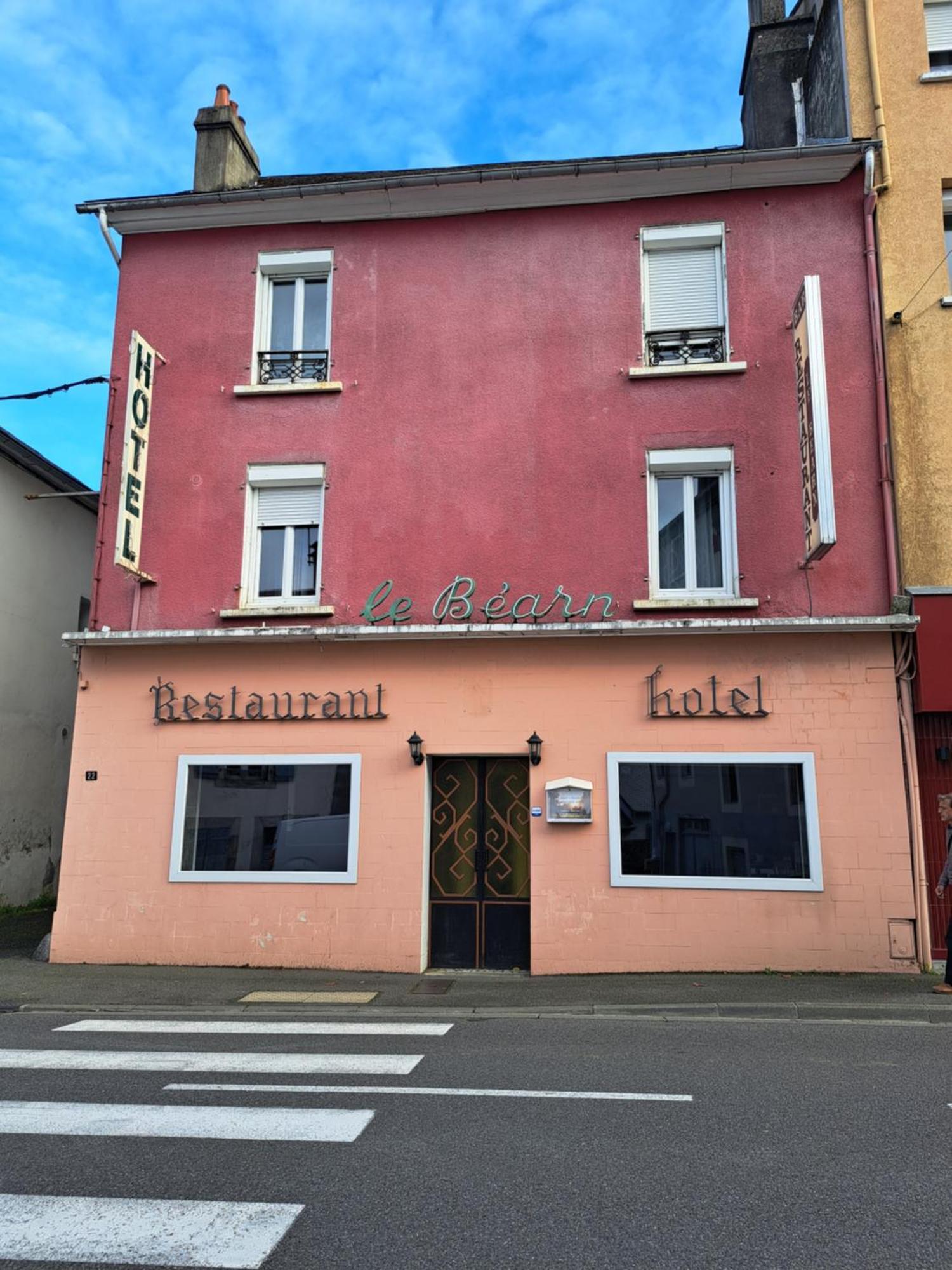 Hotel Le Bearn Bagneres-de-Bigorre Exterior photo